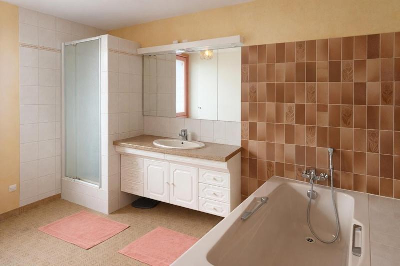 Maison - 214 m² - 9 pièces