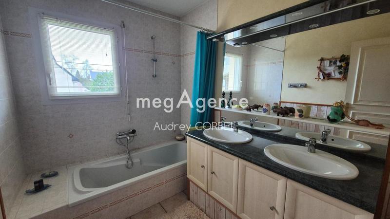 Maison - 192 m² - 9 pièces