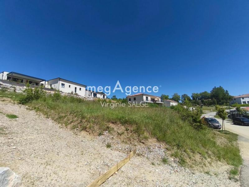 Terrain constructible - 1 000 m²