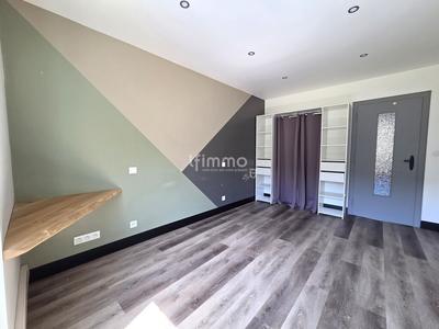 Appartement - 81 m² - 2 pièces