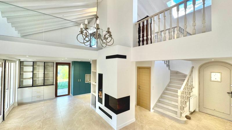 Maison - 235 m² - 7 pièces