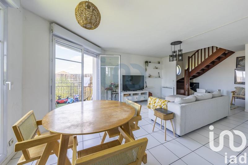 Appartement - 90 m² - 4 pièces