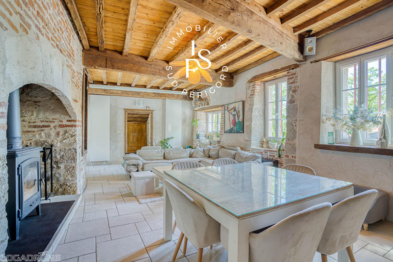 Maison - 666 m² - 20 pièces