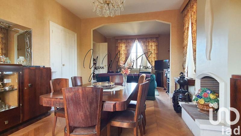 Maison - 233 m² - 9 pièces