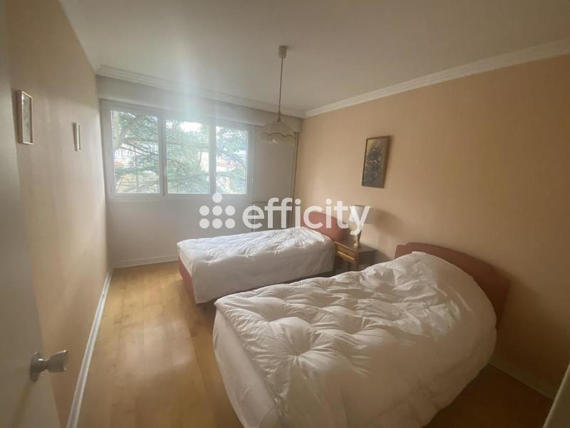 Appartement - 144 m² - 6 pièces