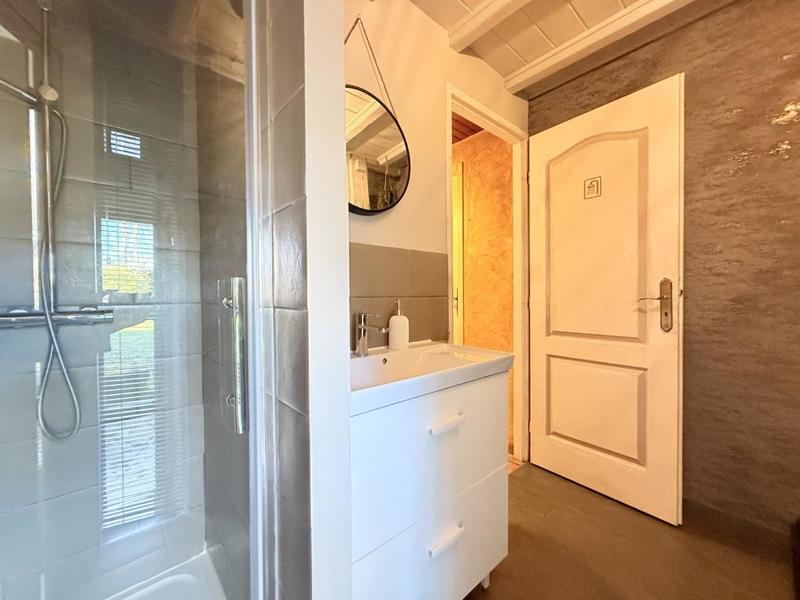 Maison - 205 m² - 7 pièces