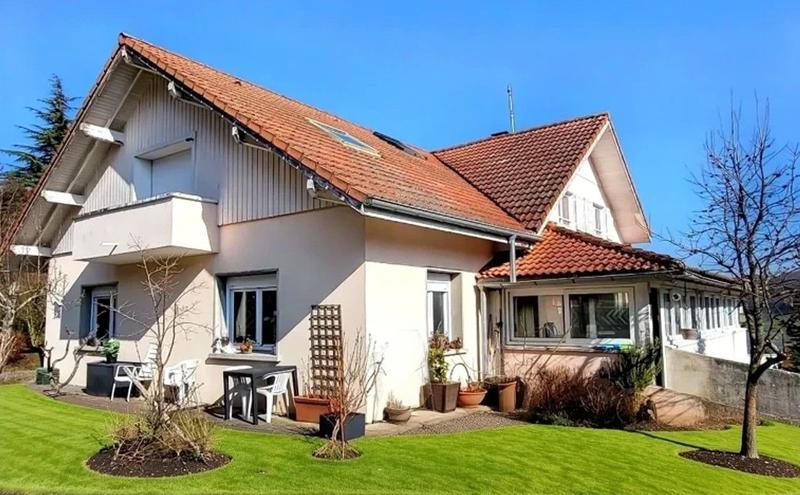 Maison - 250 m² - 9 pièces