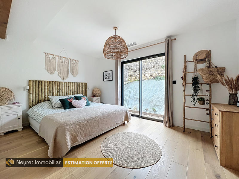 Maison - 150 m² - 5 pièces