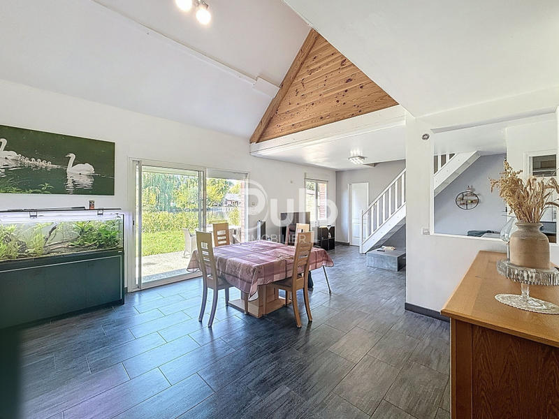 Pavillon - 126 m² - 8 pièces