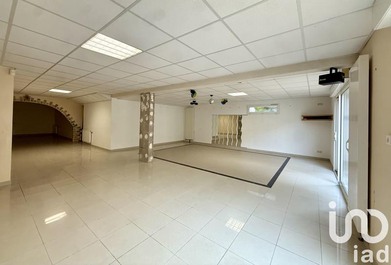 Maison - 414 m² - 8 pièces