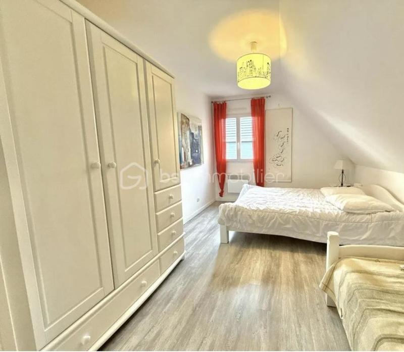 Demeure - 106 m² - 5 pièces