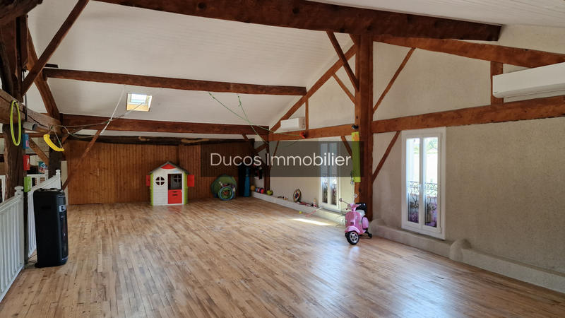 Maison - 447 m² - 6 pièces