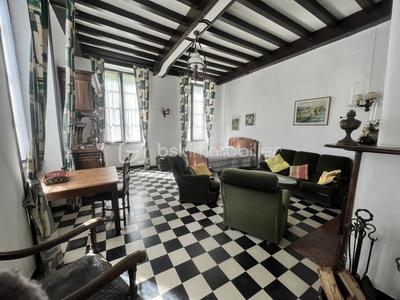 Maison - 600 m² - 30 pièces