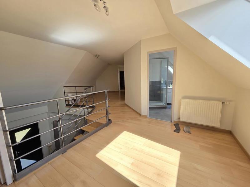 Pavillon - 220 m² - 9 pièces