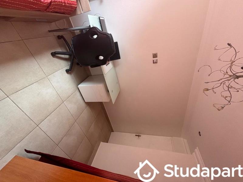 Chambre - 10 m² - 1 pièce