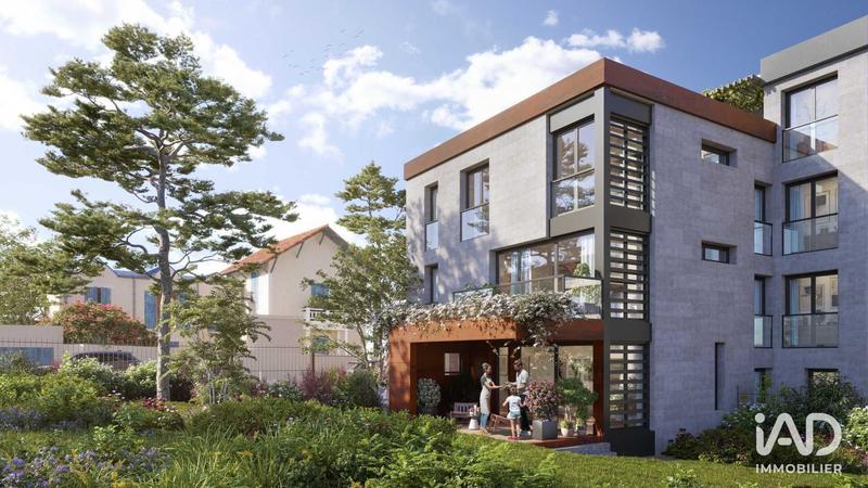 Appartement - 99 m² - 4 pièces