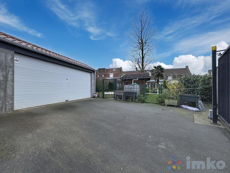 Maison - 93 m² - 5 pièces