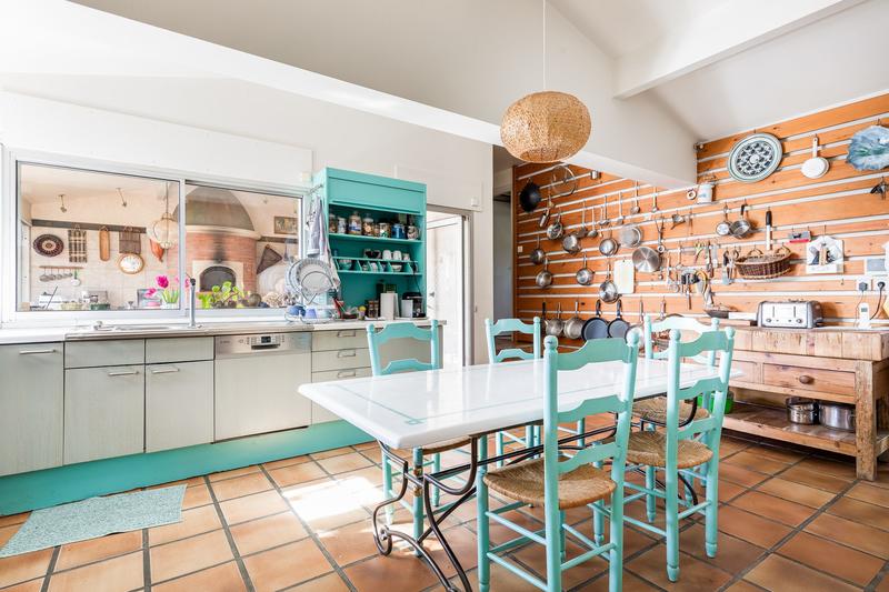 Maison traditionnelle - 421 m² - 8 pièces