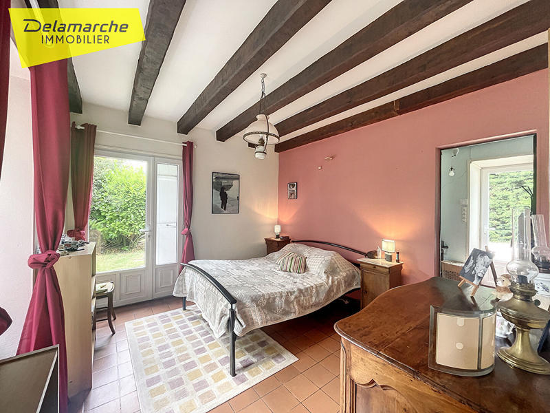 Maison - 208 m² - 9 pièces