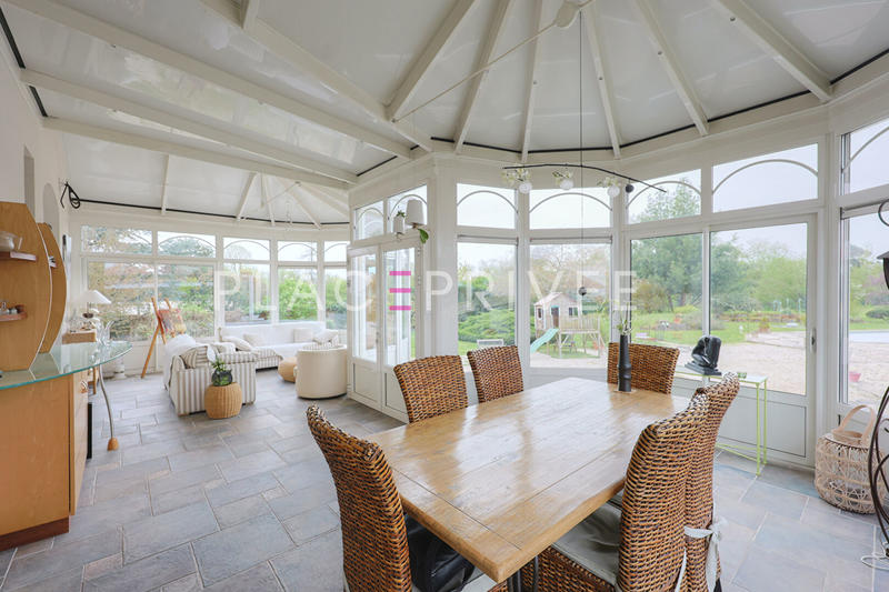 Maison - 320 m² - 10 pièces