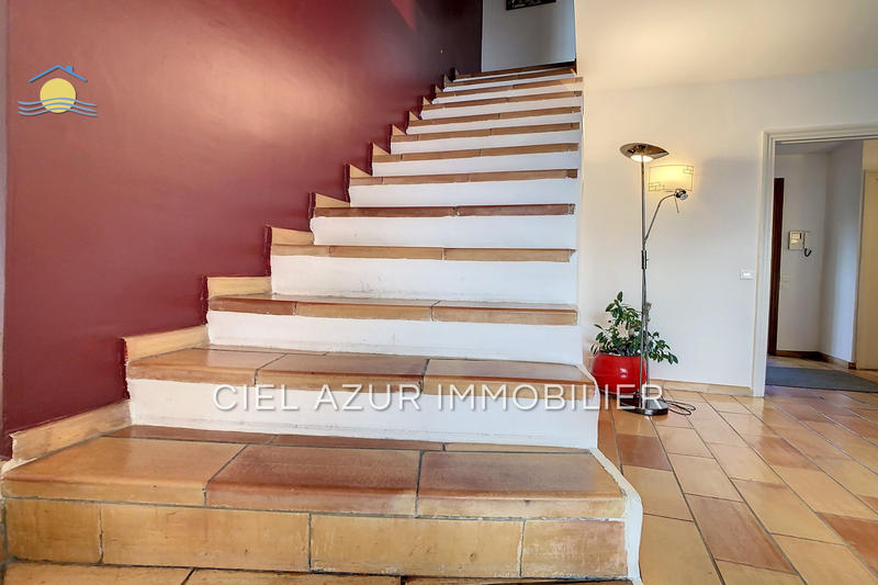 Maison - 211 m² - 6 pièces