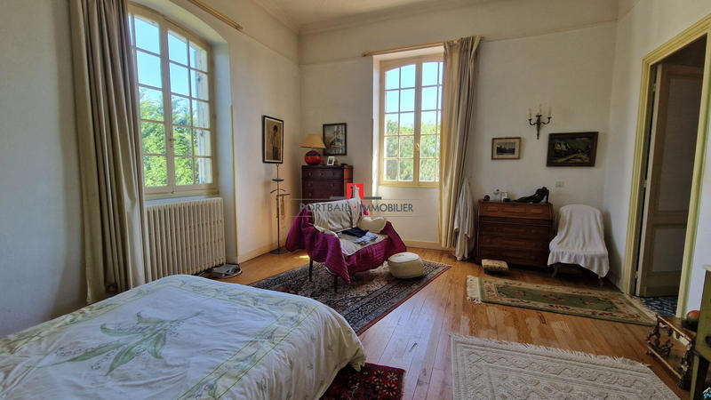 Maison - 354 m² - 10 pièces