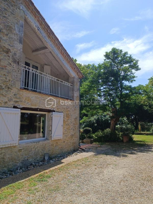 Demeure - 460 m² - 14 pièces