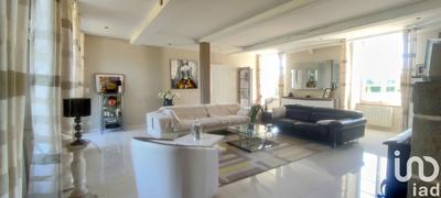 Maison - 288 m² - 8 pièces