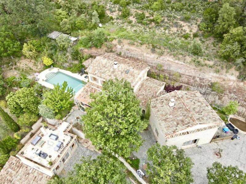 Demeure - 272 m² - 10 pièces