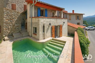 Maison - 105 m² - 4 pièces