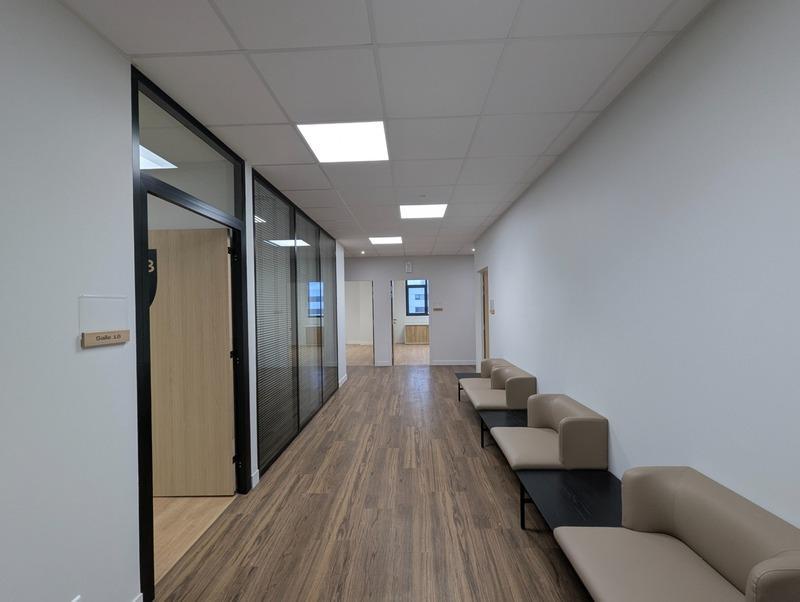 Bureau - 200 m² - 10 pièces