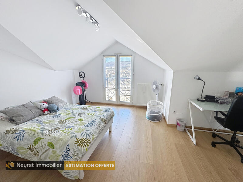 Appartement - 138 m² - 6 pièces