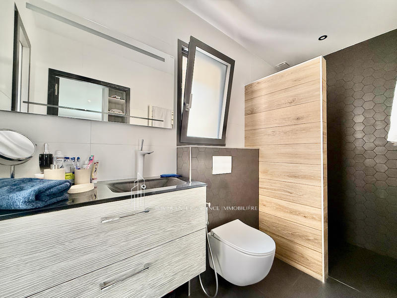 Villa - 145 m² - 6 pièces