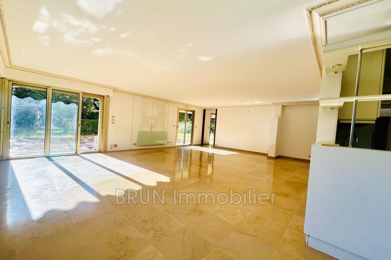 Appartement - 180 m² - 6 pièces