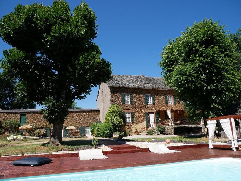 Maison - 400 m² - 12 pièces