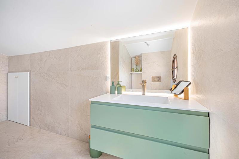 Maison - 375 m² - 10 pièces