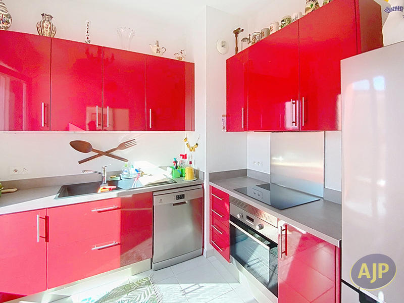 Appartement - 80 m² - 4 pièces