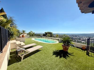 Maison - 315 m² - 11 pièces