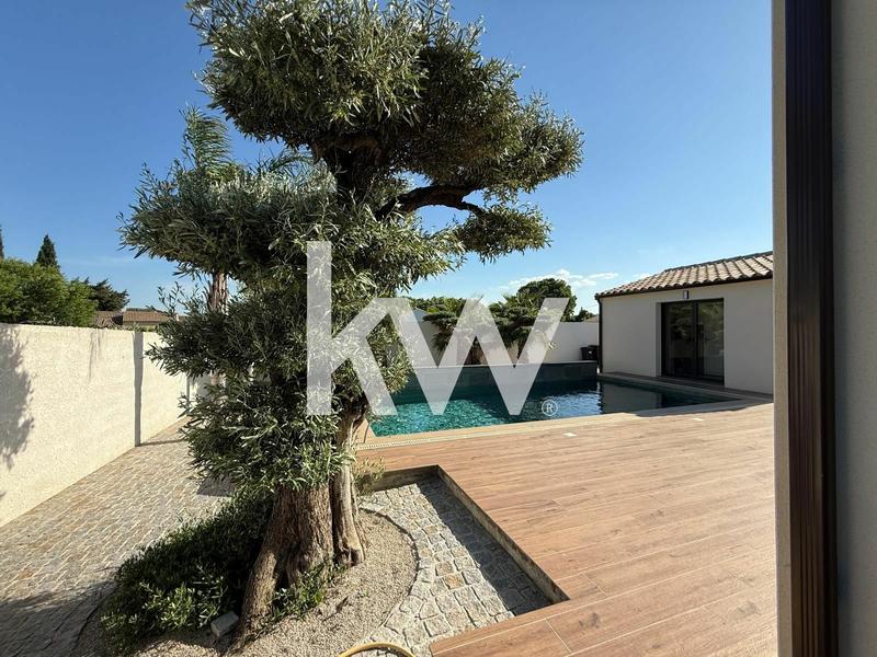 Maison contemporaine - 201 m² - 9 pièces