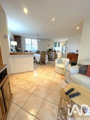 Maison - 102 m² - 6 pièces