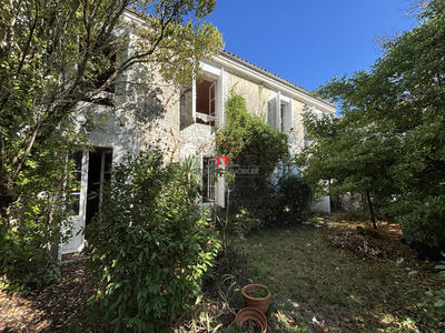Maison - 225 m² - 8 pièces