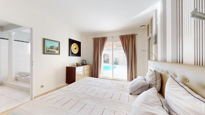 Maison - 205 m² - 7 pièces