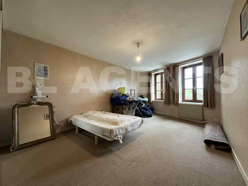 Maison - 180 m² - 8 pièces