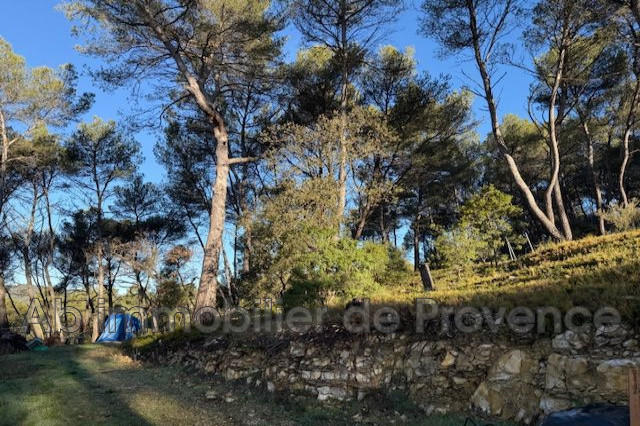 Maison - 9 720 m² - 3 pièces