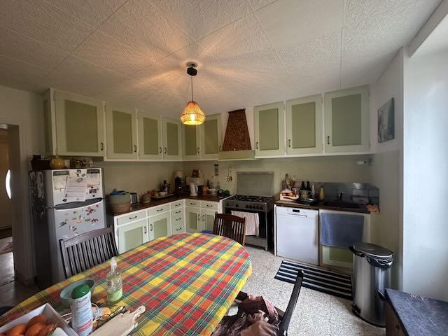 Maison de village - 200 m² - 10 pièces