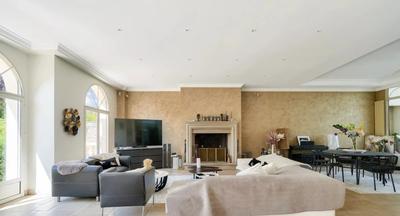 Maison - 316 m² - 8 pièces