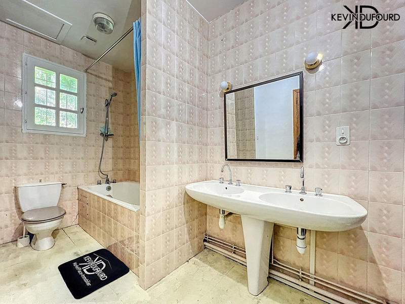 Maison - 200 m² - 7 pièces