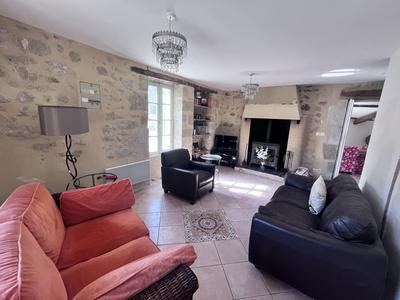 Maison traditionnelle - 117 m² - 6 pièces