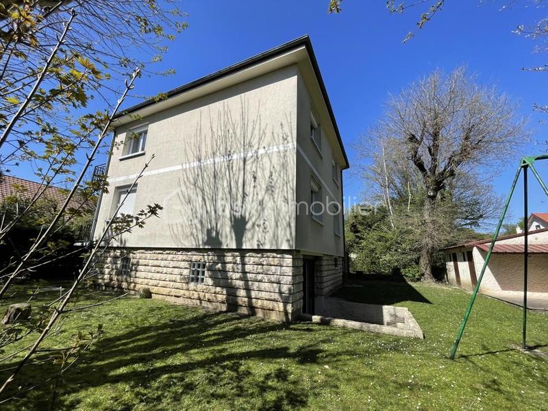 Maison - 167 m² - 7 pièces