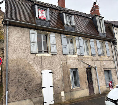 Immeuble - 114 m² - 10 pièces